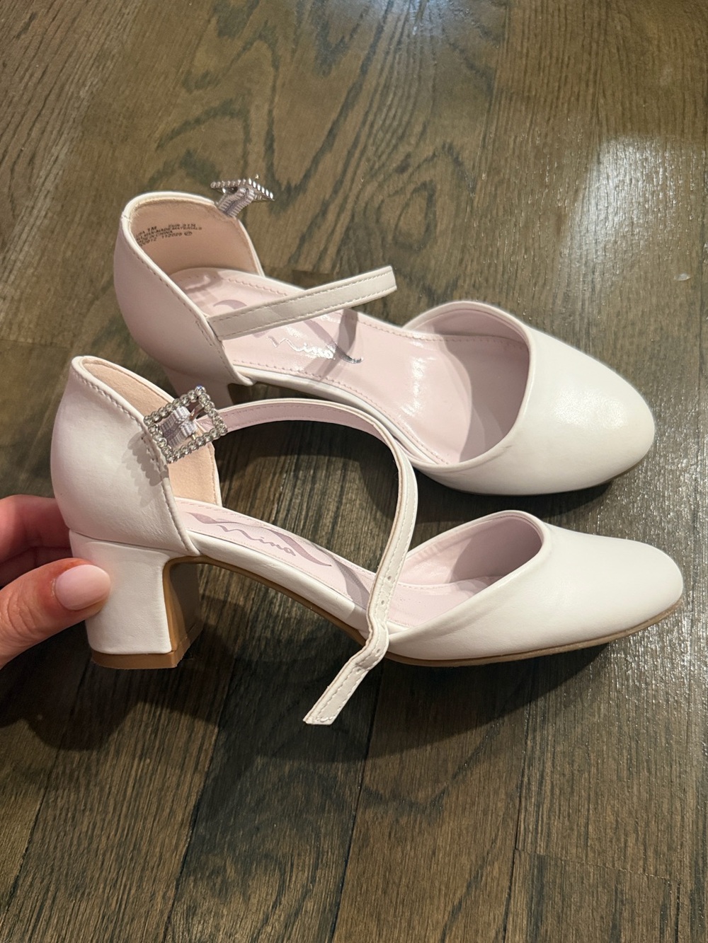 Girls Nina Million white dress shoes size 1